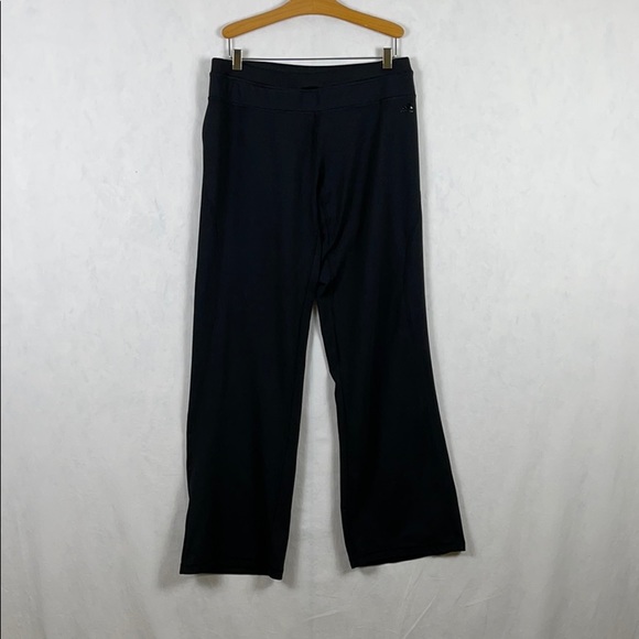 ✨3/$25✨Adidas Black Track Pants Women’s - L